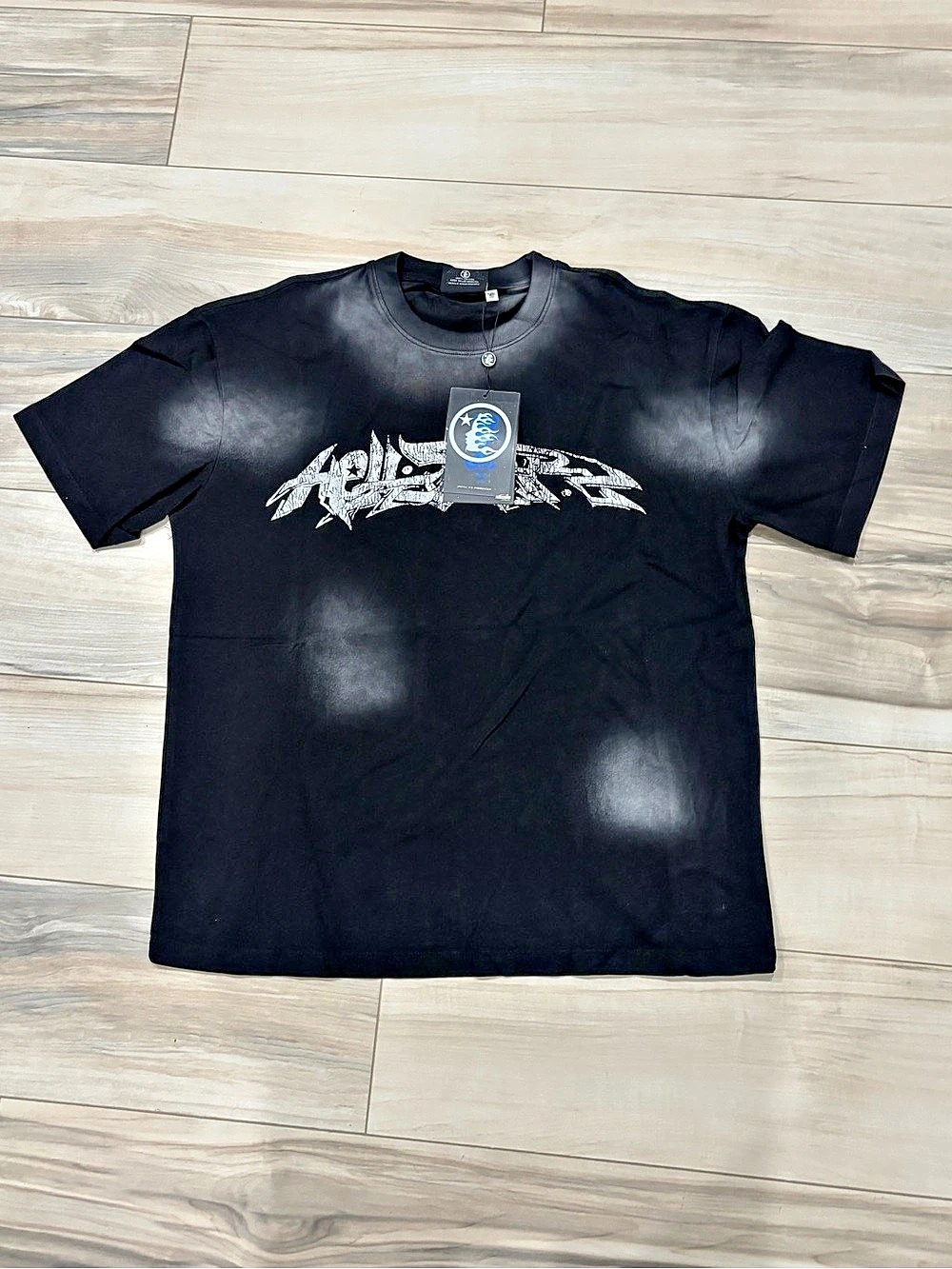 Hellstar Graphic Tee
Size M
Brand new
Ships same day
NFC scans